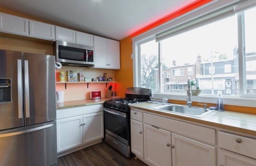 Kingman Park Apartment | Stylish, bright 1 Bedroom Apt on 2nd Floor, Near H St. NE Capitol Hill