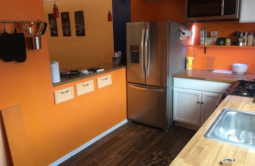 Kingman Park Apartment | Stylish, bright 1 Bedroom Apt on 2nd Floor, Near H St. NE Capitol Hill