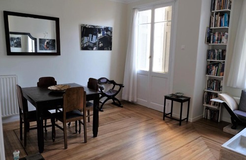 Koukaki Apartment | Stylish Bright Athenian Flat