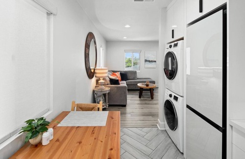 Ocean Beach Apartment | Stylish Coastal Retreat 2 Blocks to Beach & Cafes