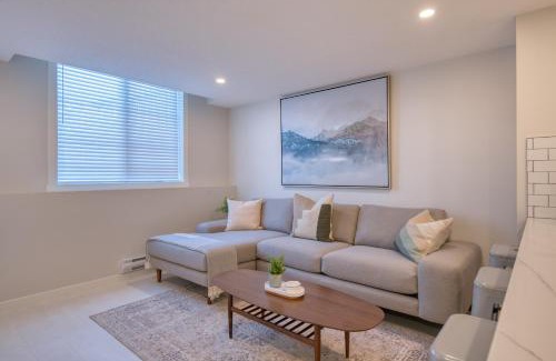 Keith Apartment | Stylish & Comfy Mountain Escape King Bed PS5!