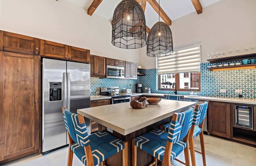 Las Catalinas Apartment | Stylish Condo in the Heart of Las Catalinas with Vibrant Design & Exclusive Beac