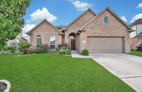 College Park House | Stylish Escape Near lake Conroe & The Woodlands