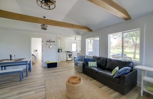 Grass Lake House | Stylish Grass Lake Retreat - Steps to Park!