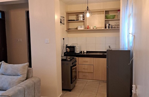 Mlolongo Apartment | Stylish One bedroom apartment. Family friendly. 7 minutes to airport and SGR!