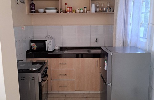 Mlolongo Apartment | Stylish One bedroom apartment. Family friendly. 7 minutes to airport and SGR!