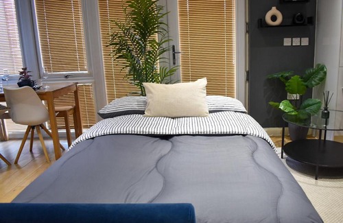 Peckham Apartment | Stylish Peckham Apartment 10 Seconds From Station