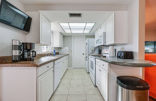 Gulf Highlands House | Stylish Port Richey Home ~ 8 Mi to Beach Park!