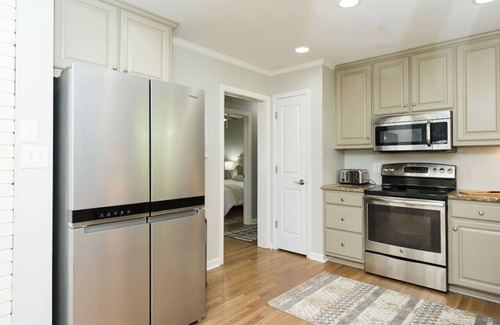 Cary House | Stylish Ranch- walkable to downtown Cary