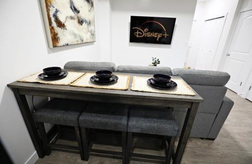 Northwest Edmonton House | Stylish Retreat with King Bed, Long Stays, WEM, Disney+