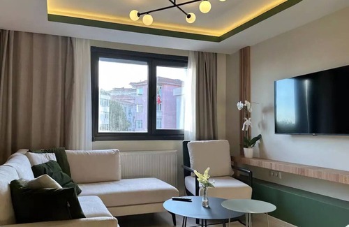 Inegeul Apartment | Stylish Seaview Flat in Ortaköy