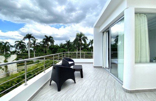 El Soco Villa | Stylish Spacious Villa Pool Hot tub Near The Beach