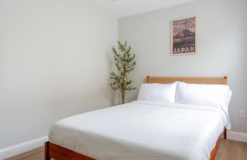 East Passyunk Crossing Apartment | Stylish Stay in Center City, French-Japanese & Minimalist Vibes
