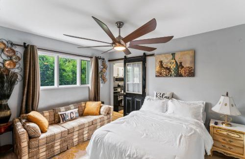 Airport Heights Community Council House | Stylish Studio Suite Near Downtown