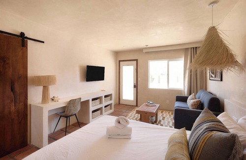 Imperial Beach Hotel | Stylish Studio - Walk to the Beach!