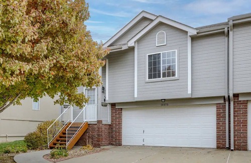 McArdle House | Stylish Townhome on Browne