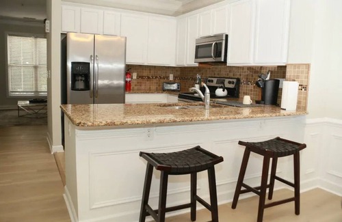 Charlotte House | Stylish & Vibrant Ayrsley Town