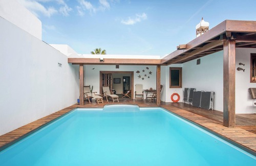 Costa Teguise Villa | Stylish Villa Ana with Wi-Fi, Garden, Terrace & Pool; Parking Available