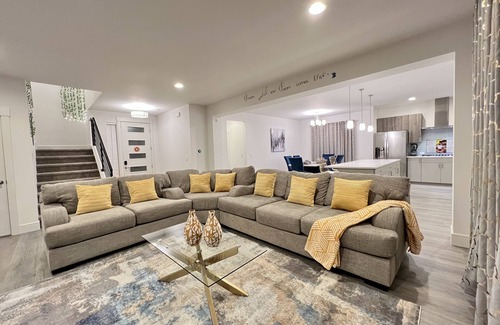 Maple Valley House | Stylish Villa: Newly built graceful house