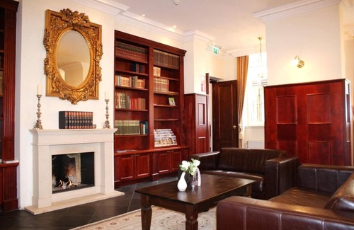 Sluis Hotel | Stylish Zeeland Stay – Near Sluis’ Best Cafés, Canal Views & Shopping