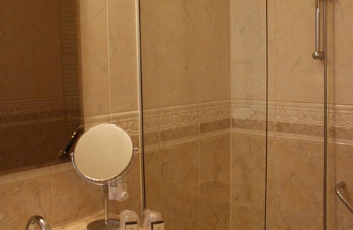 Sluis Hotel | Stylish Zeeland Stay – Near Sluis’ Best Cafés, Canal Views & Shopping