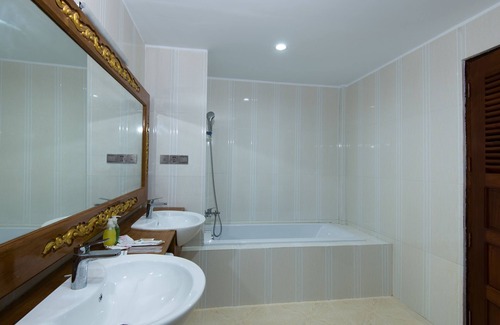 New Bagan Hotel | Su Tine San Royal Palace Hotel