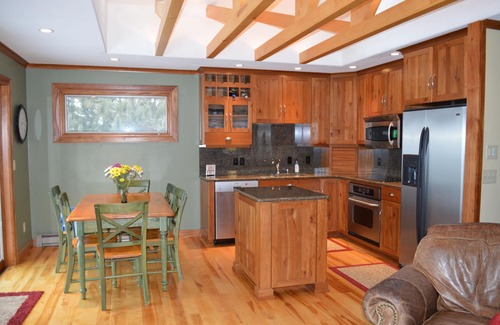 Athelstane House | Sugar sand beach on crystal clear lake, 4 bedroom house with fireplace