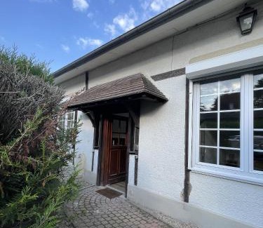 Chantilly Apartment | Suite des Princes with Private Garden by La Boîte En Plus