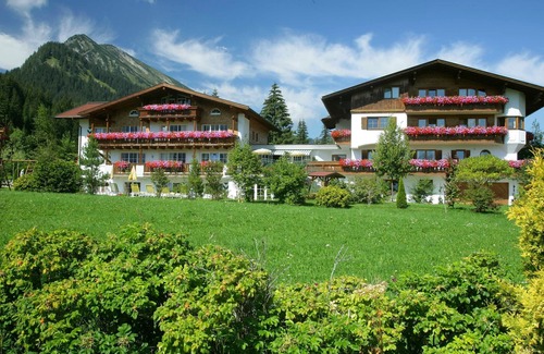 Tannheim Apartment | Suite Edelweiß - Landhaus Sammer