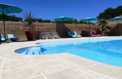 Calorguen Cottage | Suite- Saint Suliac-Family-Ensuite with Bath-Garden view