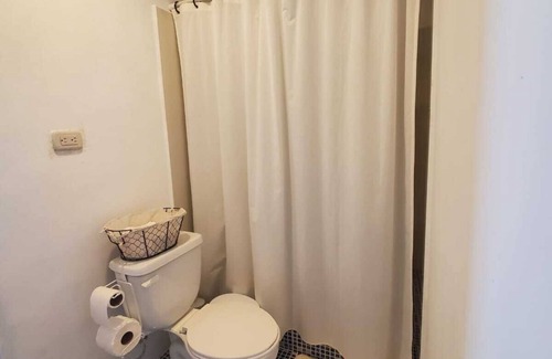 San Diego Cabin | Suite Steps away from the beach AC free Fiber int in Playa San Diego La Libertad