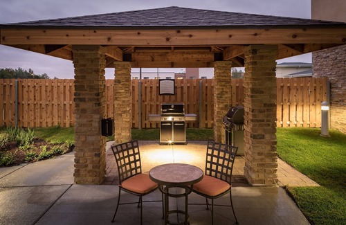 West Omaha Condo | Suite with Pool | Business Essentials