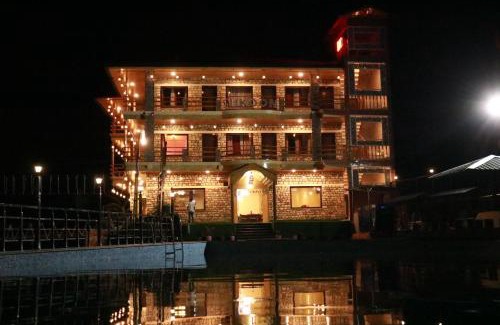 Shivanandi Hotel | Sukoon Dk