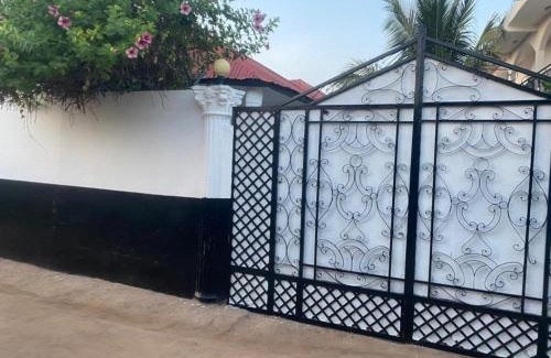 Sukuta House | Sukuta nema guest house