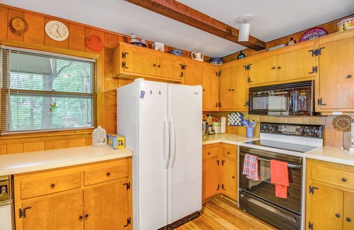 Hillman Cabin | Sullivan Lake Retreat w/Private Dock + Fire Pit!