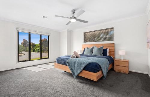 Armstrong Creek House | Summer Breeze - 10 mins to Barwon Heads & Torquay!