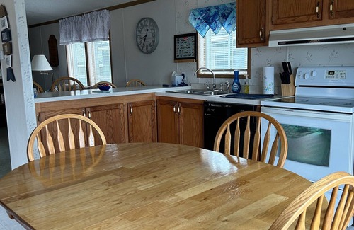 Hamlin County House | Summer Fun! Lake Poinsett. Lakefront! Private Dock. 2 bed 2 bath