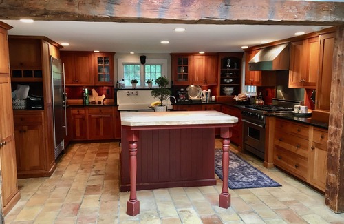 Wilton House | Summer getaway with Pool and Fully stocked Chef's Kitchen