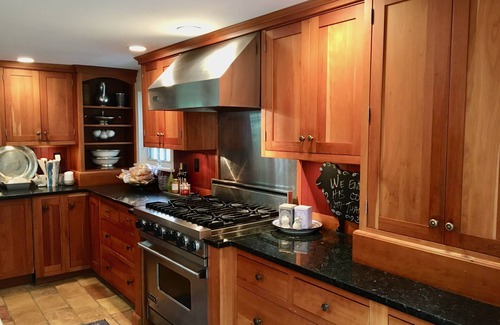 Wilton House | Summer getaway with Pool and Fully stocked Chef's Kitchen