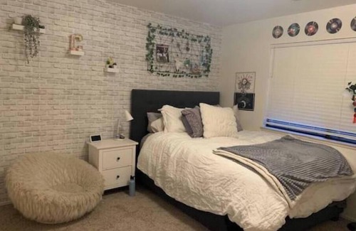 Napa House | Summer Sublet in Napa with POOL - pet friendly