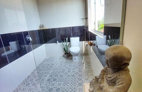 Watukarung House | Summerfield Homestay and Cafe