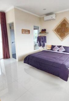 Watukarung House | Summerfield Homestay and Cafe