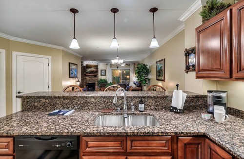 Gatlinburg Apartment | Summit Manor - Gatlinburg, TN.