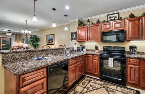 Gatlinburg Apartment | Summit Manor - Gatlinburg, TN.