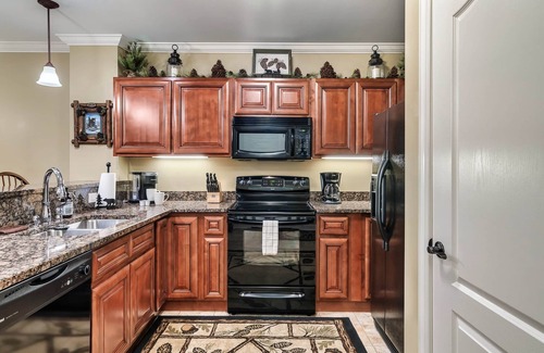 Gatlinburg Apartment | Summit Manor - Gatlinburg, TN.