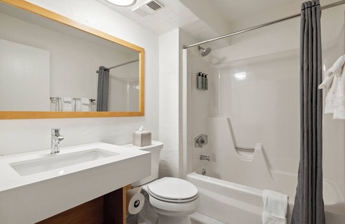 Bromley Mountain Hotel | Sun Lodge