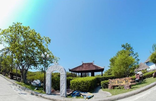 Thuan An House | Sun & Sea Resort- VIP Unit 5 (Lagoon Vip/Garden Vip view)