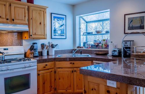 Ketchum House | Sunbird Condo 9