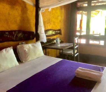 Mto wa Mbu Hotel | Sunbright Lodge & Campsite