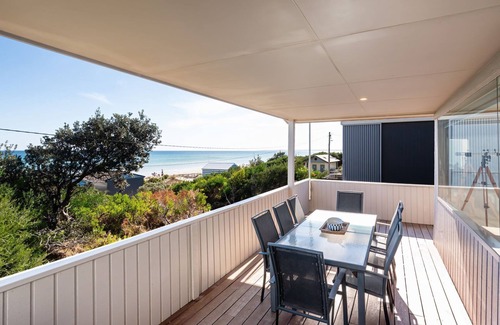 Bonbeach House | Sundaze in Bonbeach by Property Mums